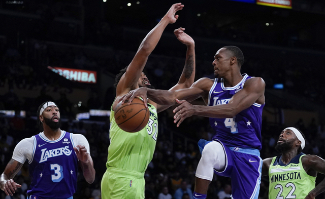 九游网页版入口-风云突变上海海港国际比赛日状态回暖，中超版图或变，球迷炸锅，数据趋势出现新变化的简单介绍