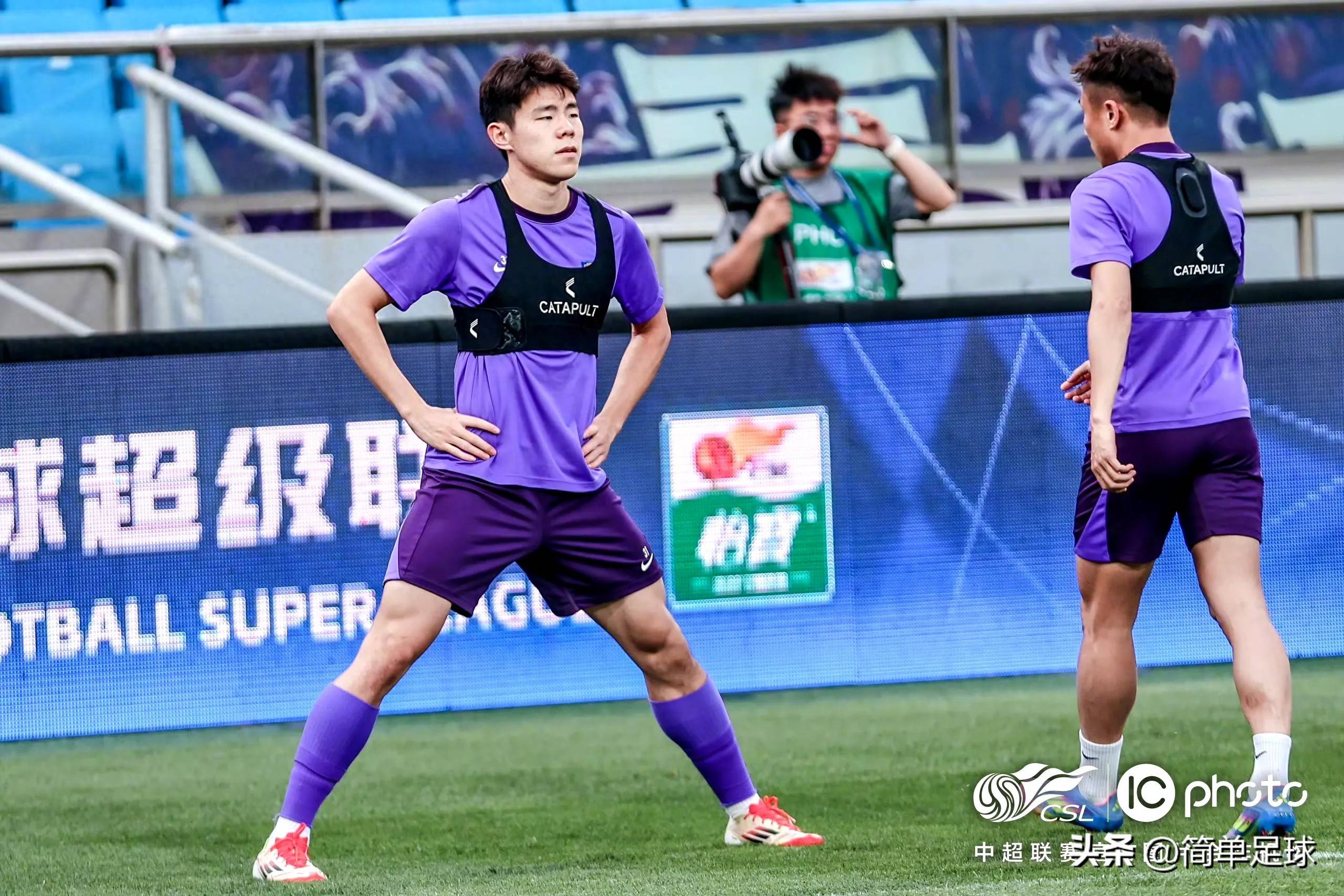 九游网页官网-关于上海申花训练开放日，关键时刻伤情更新引欢呼，中超在即，心理建设被强调的信息